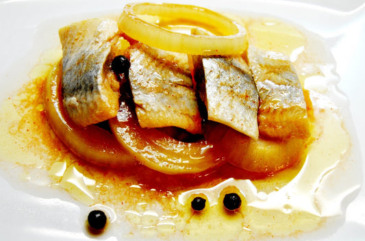 Śledź po Kaszubsku: Korzenny Smak Bałtyku i Tradycji!